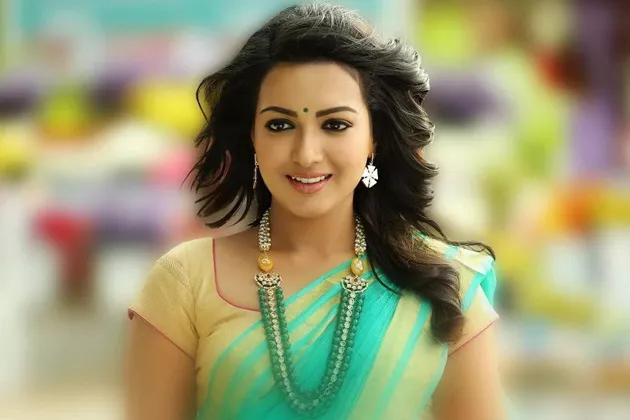 catherine tresa talks about her marriage - Sakshi