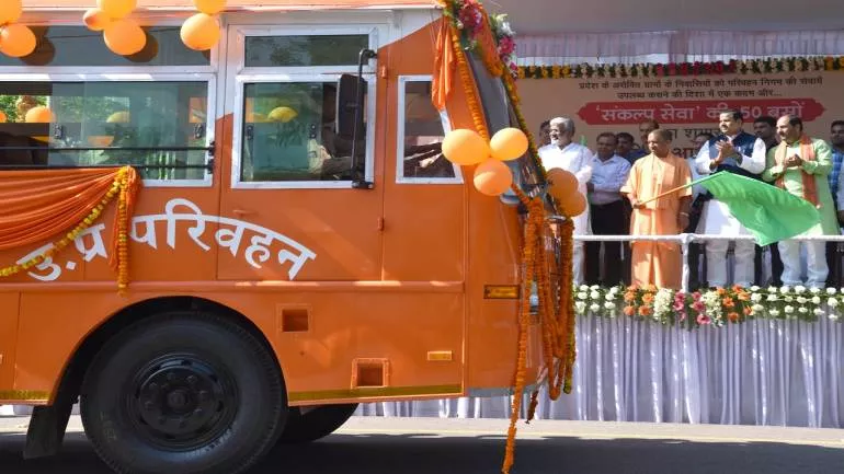 Now saffron colour decorates Lucknow police station - Sakshi