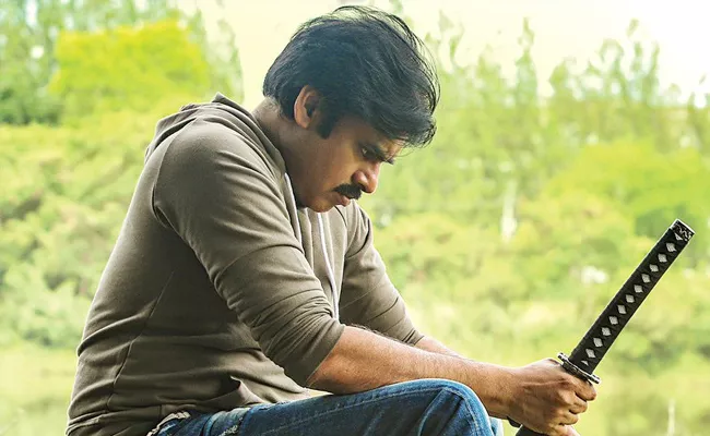 No premieres for Agnyaathavaasi in Hyderabad - Sakshi