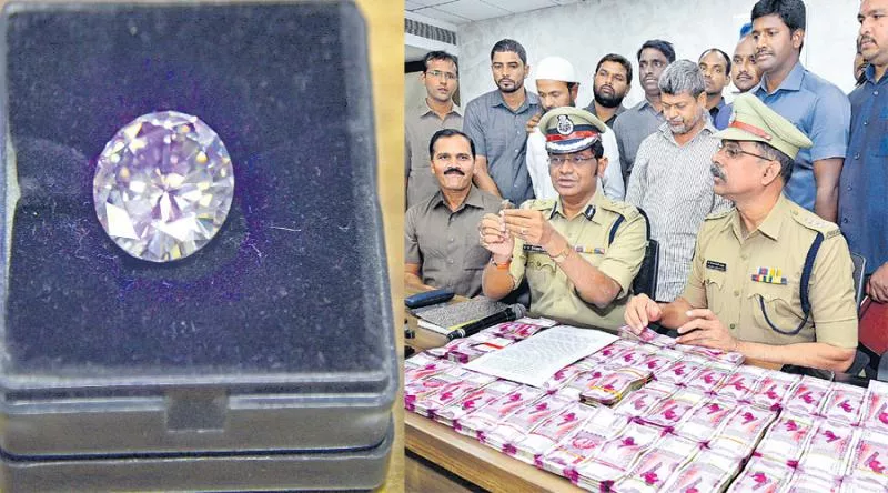 Two cheaters arrested in hyderabad who sell fake diamonds - Sakshi