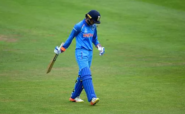 Smriti Mandhana Disappointed in Third odi against South Africa - Sakshi