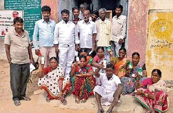 villagers Protest against land acquisition for double bedrooms - Sakshi