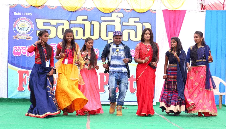 Jabardasth team members participate in junior college farewell party - Sakshi