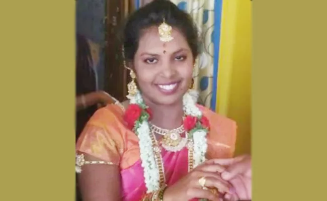 married woman suspicious death - Sakshi