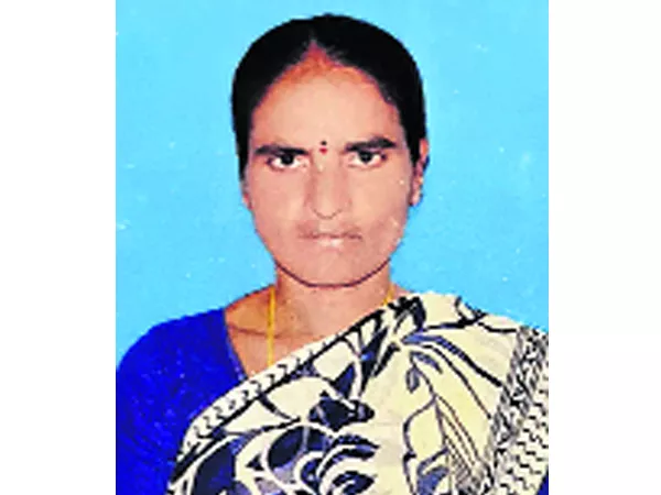 women died in rice mill at siddipet district - Sakshi