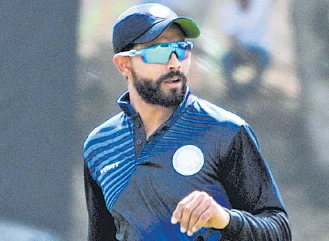 Ton-up Ravindra Jadeja keeps Saurashtra in hunt for quarter-final berth - Sakshi