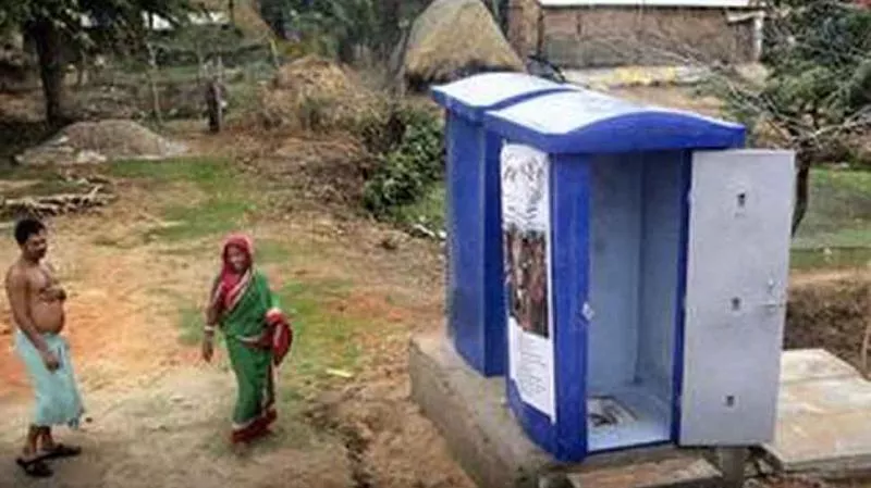 Woman constructs toilet in Bihar by begging - Sakshi