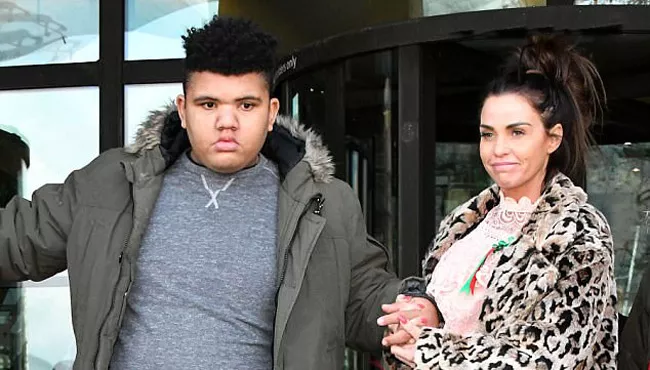 I am not ashamed of my son, says model Katie Price - Sakshi