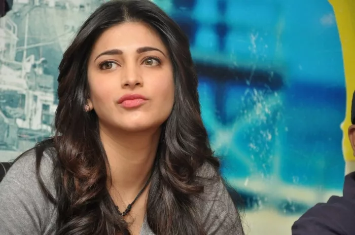  heroine shruti haasan fire on her marriage rumours - Sakshi