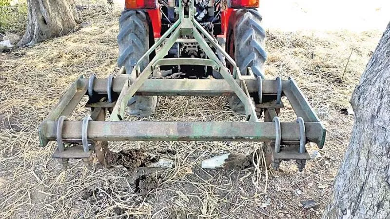 Harvester/digger For Turmeric, Ginger, Potato - Sakshi