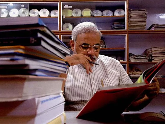 Books on Modi outnumber those on Gandhi, Nehru in Maharashtra school order - Sakshi