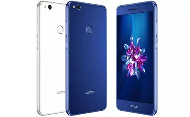 Honor 9 Lite sold out within six minutes on Flipkart - Sakshi