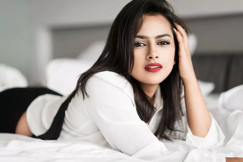 Actress Shraddha Srinath gets jackpot in Nagarjuna-Nani multi-starrer - Sakshi