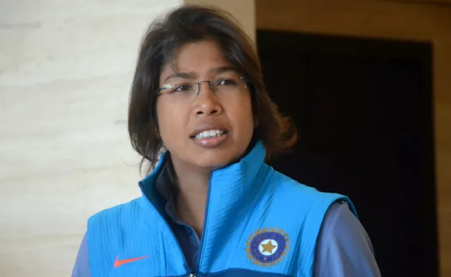 Jhulan Goswami  Says we Are Focused on Winning a World Title - Sakshi