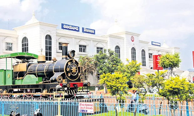 railways palnning to lease vijayawada railway station to pravate organizations - Sakshi