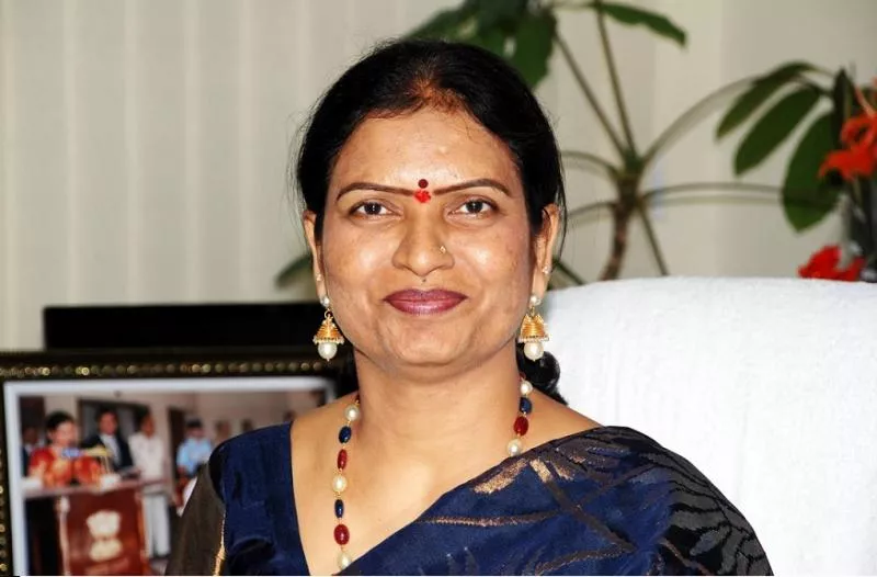 dk aruna says about women empowerment with sakshi - Sakshi