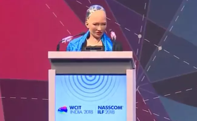 Robot sophia interview at world congress on it - Sakshi