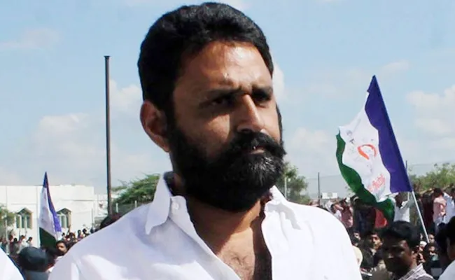 YSRCP MLA Kodali Nani slams Chandrababu over special status issue - Sakshi