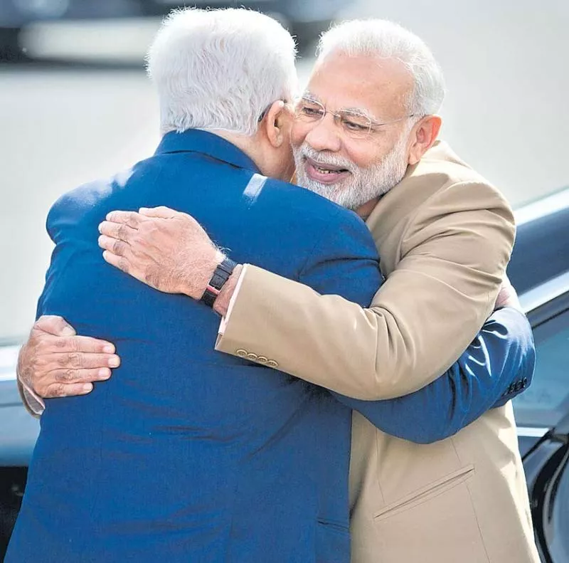 No PM Modi Hugs For Justin Trudeau. This Is Why - Sakshi