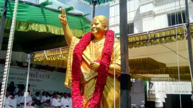 jayalalitha statue controversy in tamilnadu - Sakshi