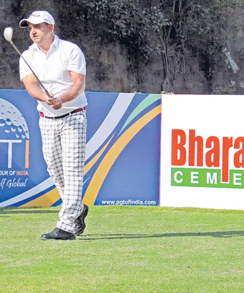 Mukesh kumar ready to title fight in golf tourney - Sakshi