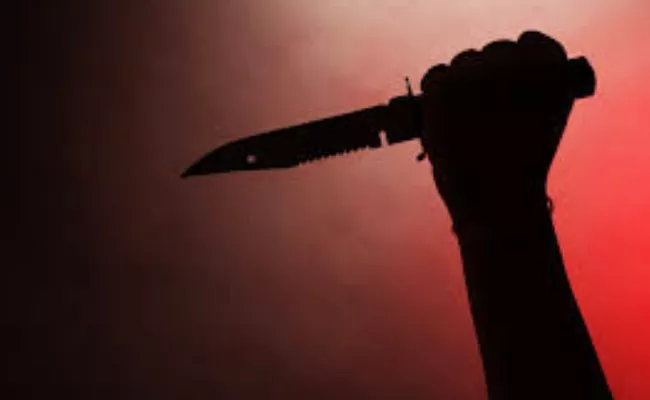 A Man stabs woman due to cancelling marriage with him - Sakshi