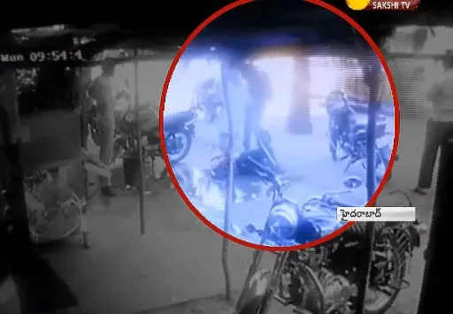 Caught on CCTV : Man Sudden death in Yousufguda - Sakshi