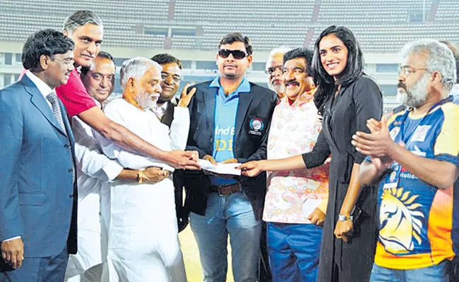 ttl helps andhra blind cricketer mahender vishnav - Sakshi