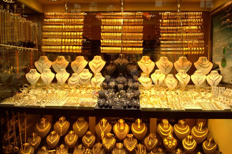 Gold climbs Rs 190 to Rs 31850 on jewellers buying - Sakshi