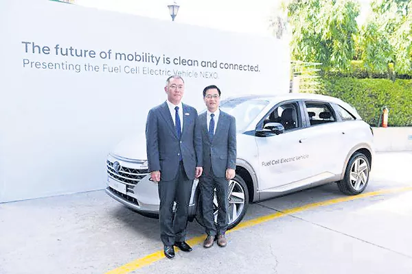 Hyundai Showcases Next-Generation Fuel Cell Electric Vehicle - Sakshi