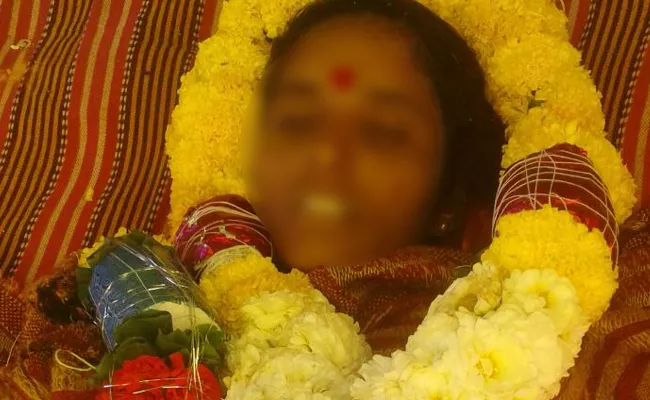 Married woman died with electrical shock - Sakshi