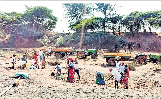 sand robbery in manjeera river - Sakshi