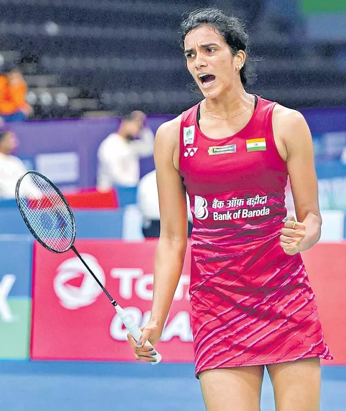 India Open: Sindhu in semis; Saina bows out - Sakshi