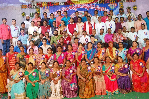 old students arranged reunion party - Sakshi