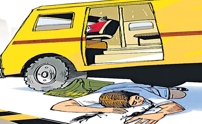 untrained bus drivers for private school busses causing accidents - Sakshi