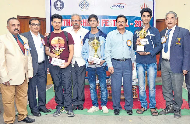 anikit wins chess title - Sakshi