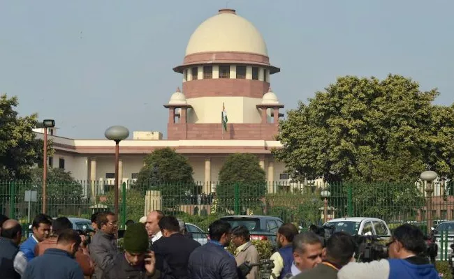 SC Justice Warn Lawyers of Loya Death Case - Sakshi