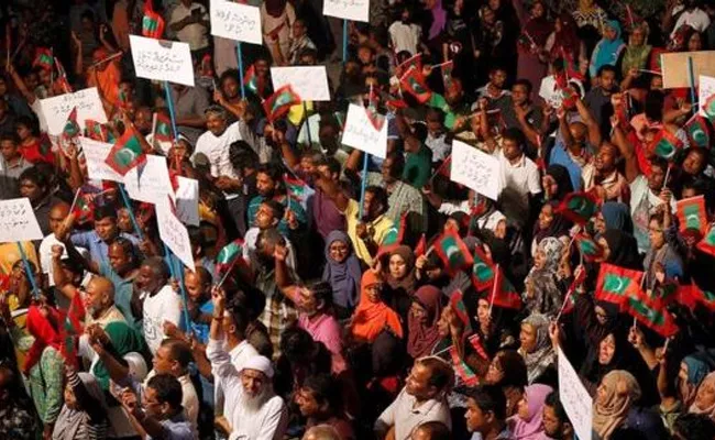 UN Warns Maldives crisis may get worse - Sakshi