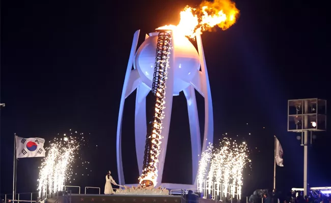 Winter Olympics 2018 Opening Ceremony: Yuna Kim Lights the Torch - Sakshi