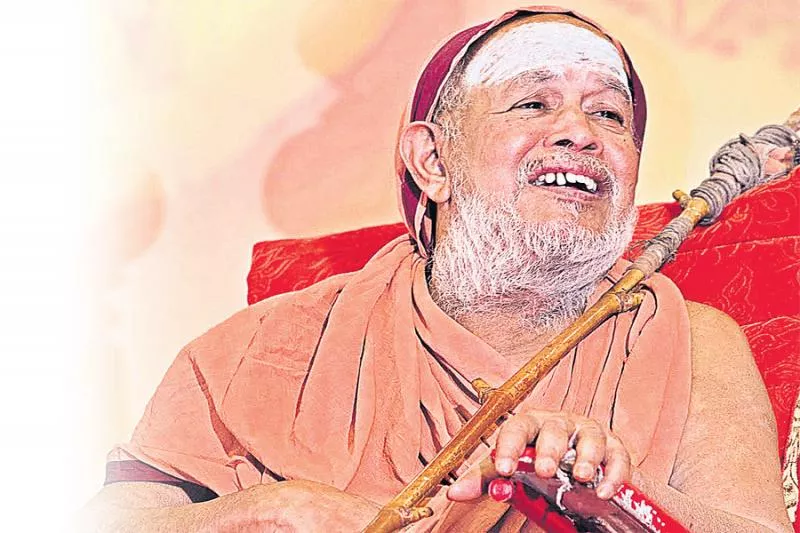 Jagadguru Jayendra Saraswati did a Public service with medical and education - Sakshi