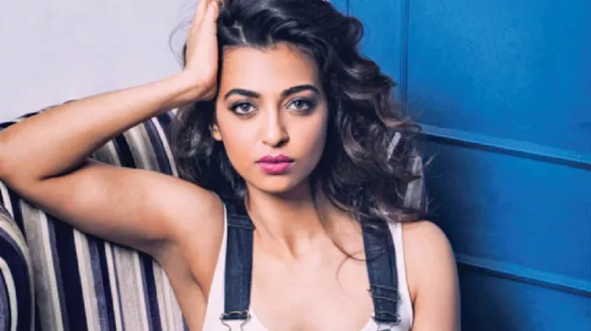 Radhika Apte trolled for wearing a bikini - Sakshi