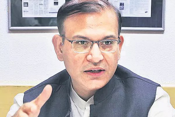 Air cargo will help economy grow, says Jayant Sinha - Sakshi