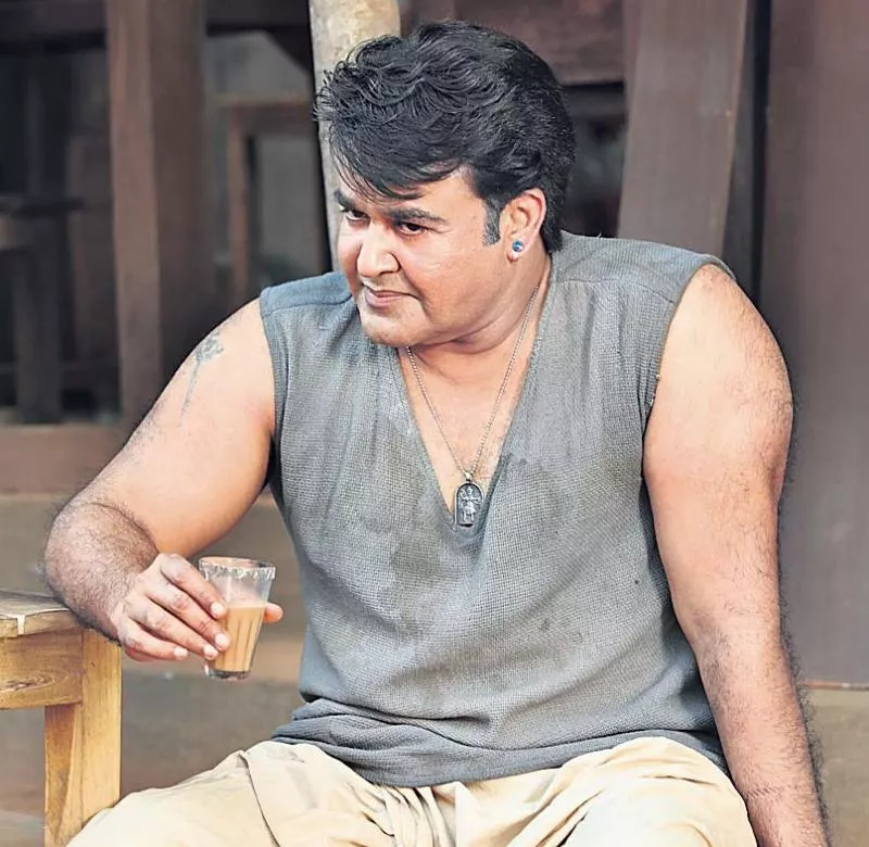  Mohanlal looks dashing as young Odiyan - Sakshi