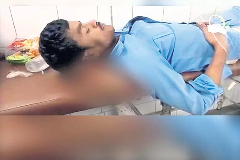 Doctors in Uttar Pradesh's Jhansi Use Amputated 'Leg' As Pillow for Patient - Sakshi