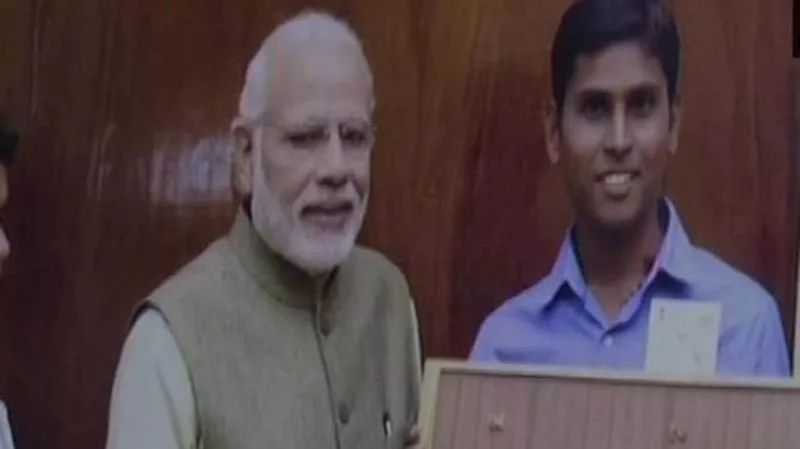 Kanpur Carpenter Denied Bank Loan Despite Recommendation From PM Narendra Modi - Sakshi