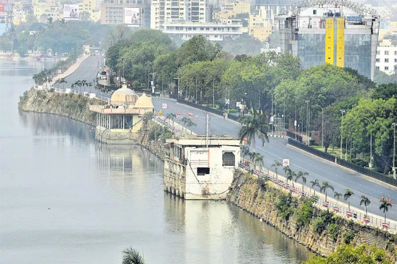 Police was blocked the Million March at Tank Bund - Sakshi