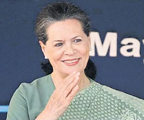 Sonia Gandhi to host dinner for opposition parties on Tuesday - Sakshi