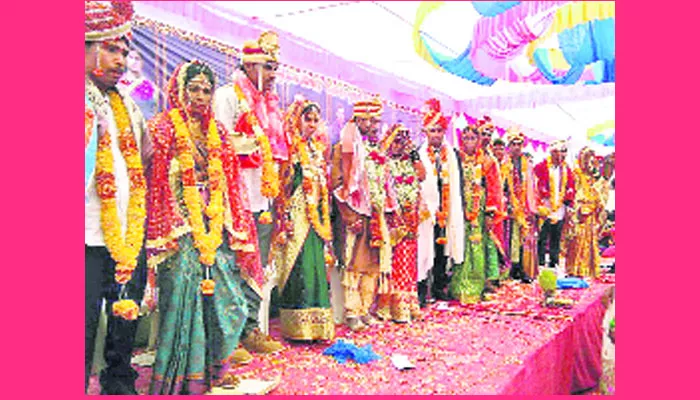 Mass marriages are done grandly - Sakshi