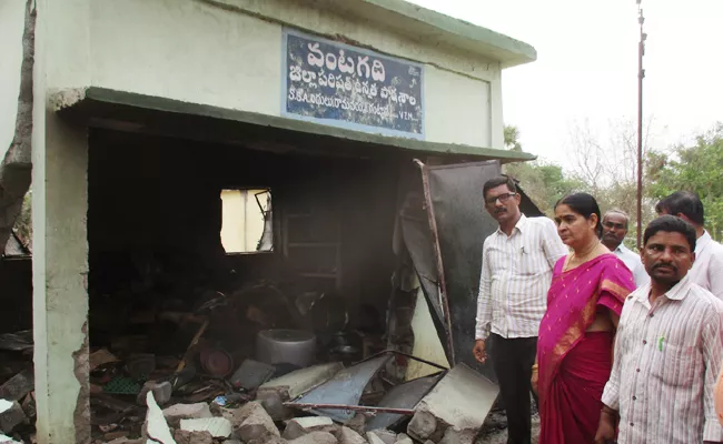 Cylinder Blast In School Kitchen - Sakshi