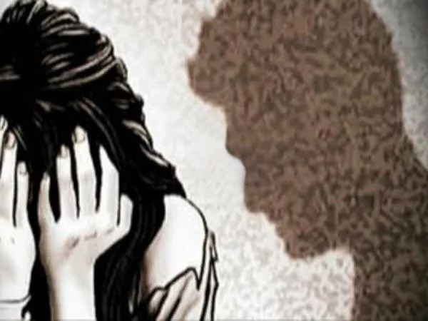 Hyderabad Crime, Police Arrested Four People For Molestation A Student - Sakshi